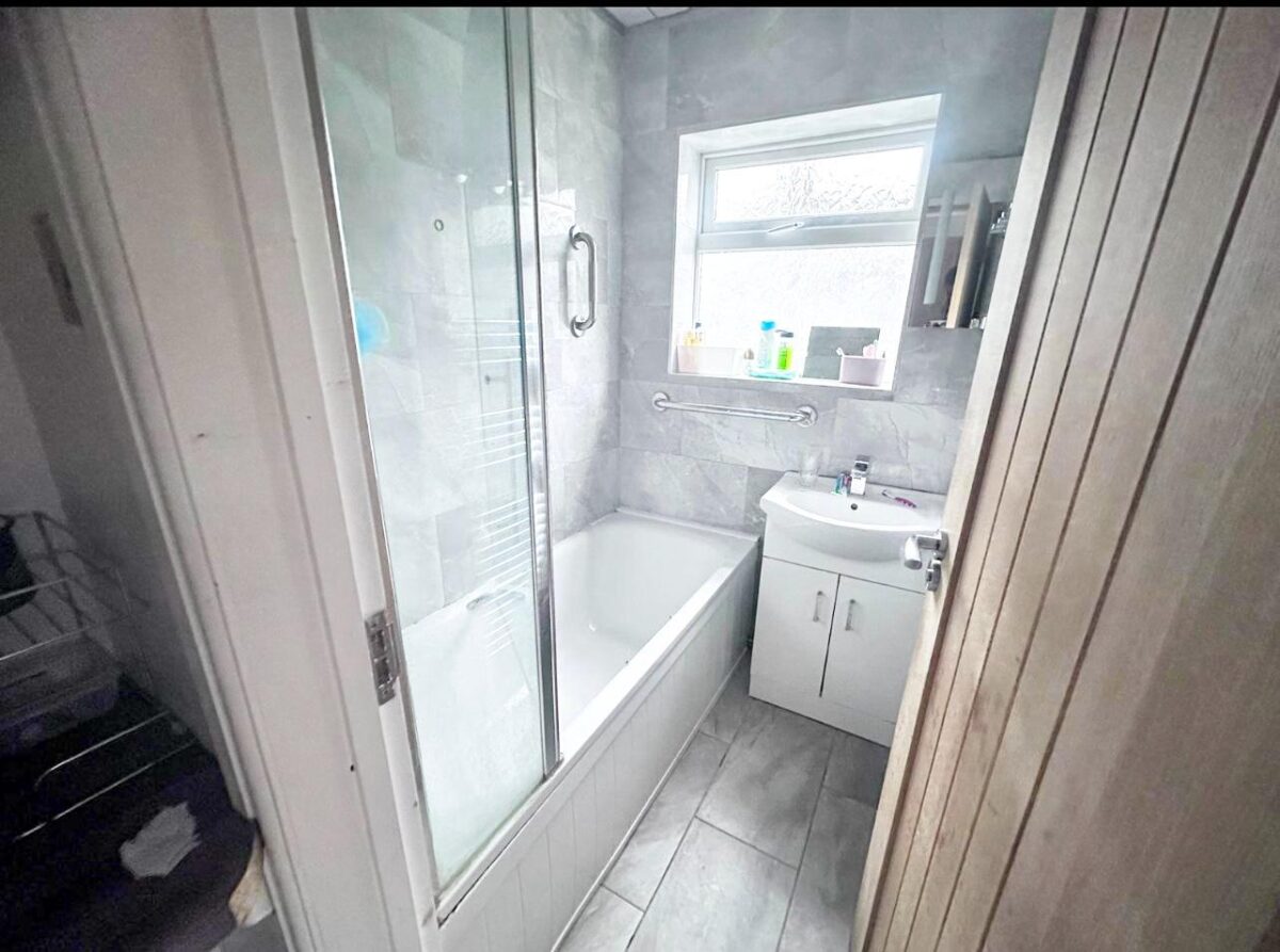 4 Bedroom House To Let - HP11