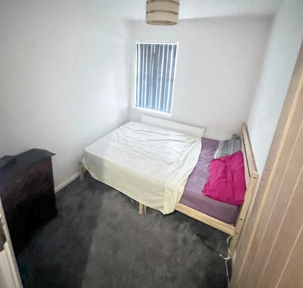 4 Bedroom House To Let - HP11