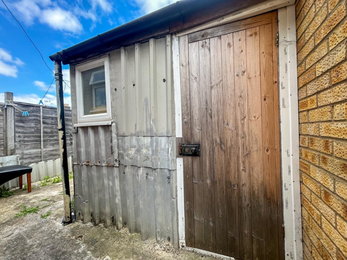4 Bedroom House To Let - HP11