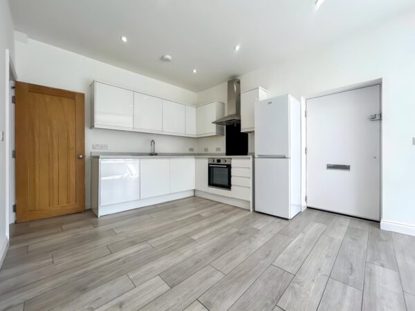 1 Bedroom Apartment To Let - HP13