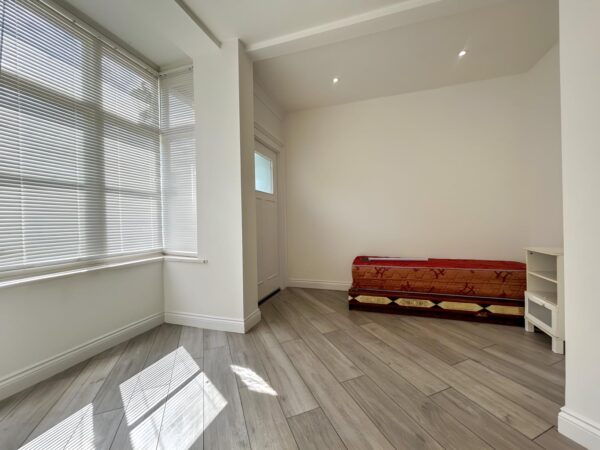 1 Bedroom Apartment To Let - HP13