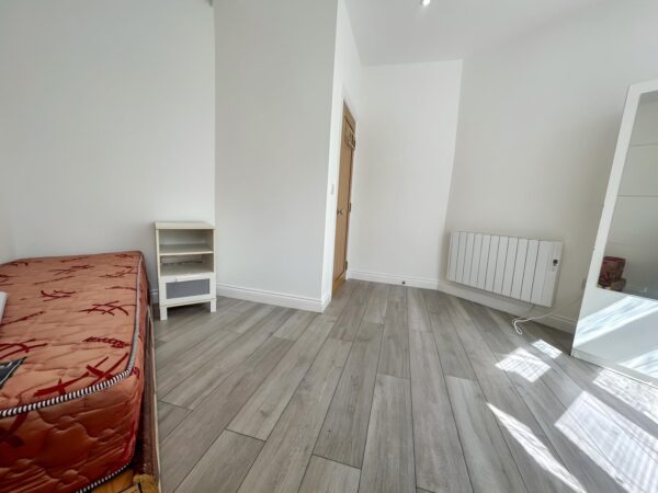 1 Bedroom Apartment To Let - HP13