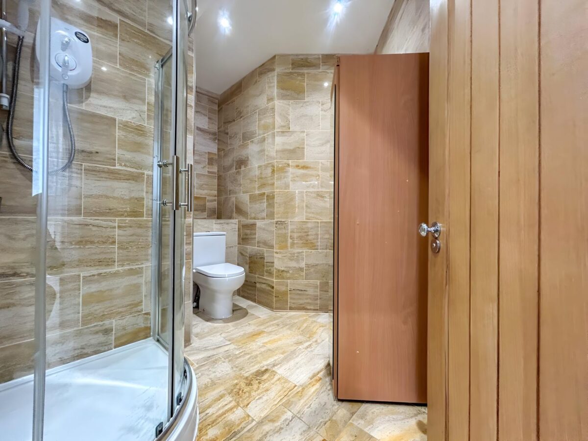 1 Bedroom Apartment To Let - HP13