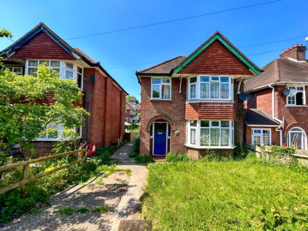 3/4 Bedroom House To Let - HP11