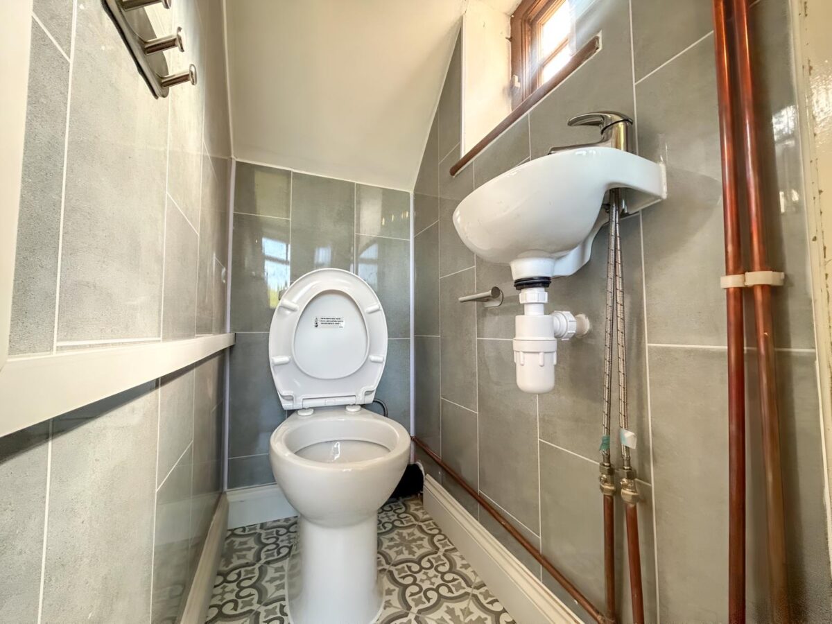 3/4 Bedroom House To Let - HP11