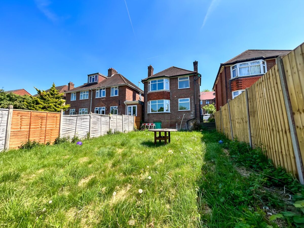 3/4 Bedroom House To Let - HP11