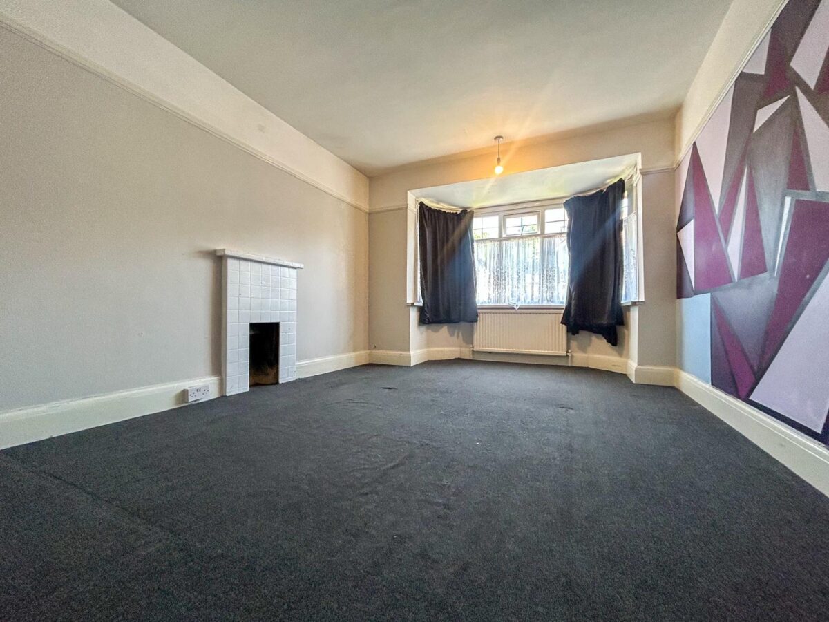 3/4 Bedroom House To Let - HP11
