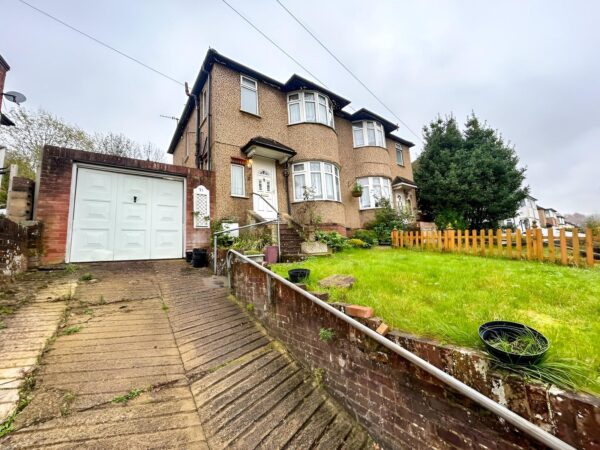 3/4 Bedroom House To Let - HP12