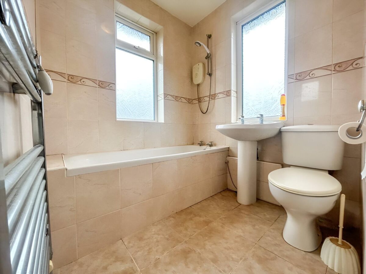 3/4 Bedroom House To Let - HP12