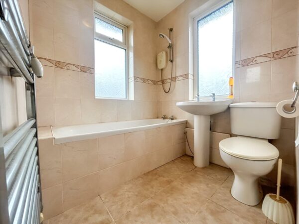 3/4 Bedroom House To Let - HP12