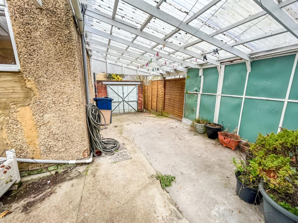 3/4 Bedroom House To Let - HP12