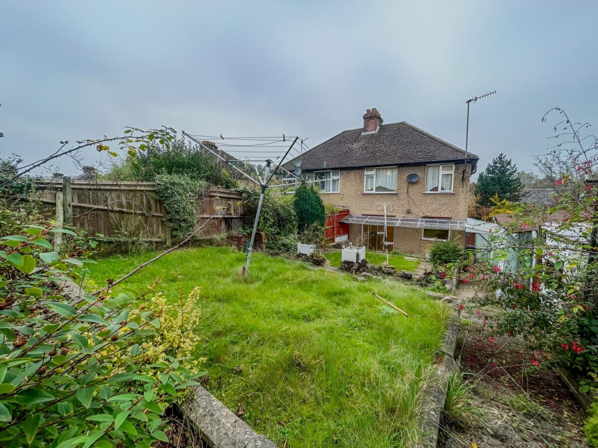 3/4 Bedroom House To Let - HP12