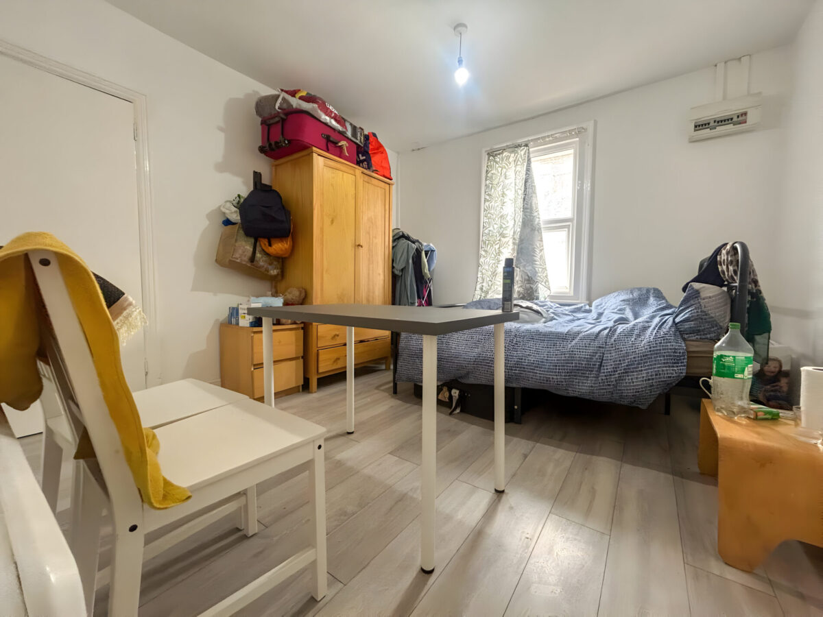Studio Flat To Let - HP12