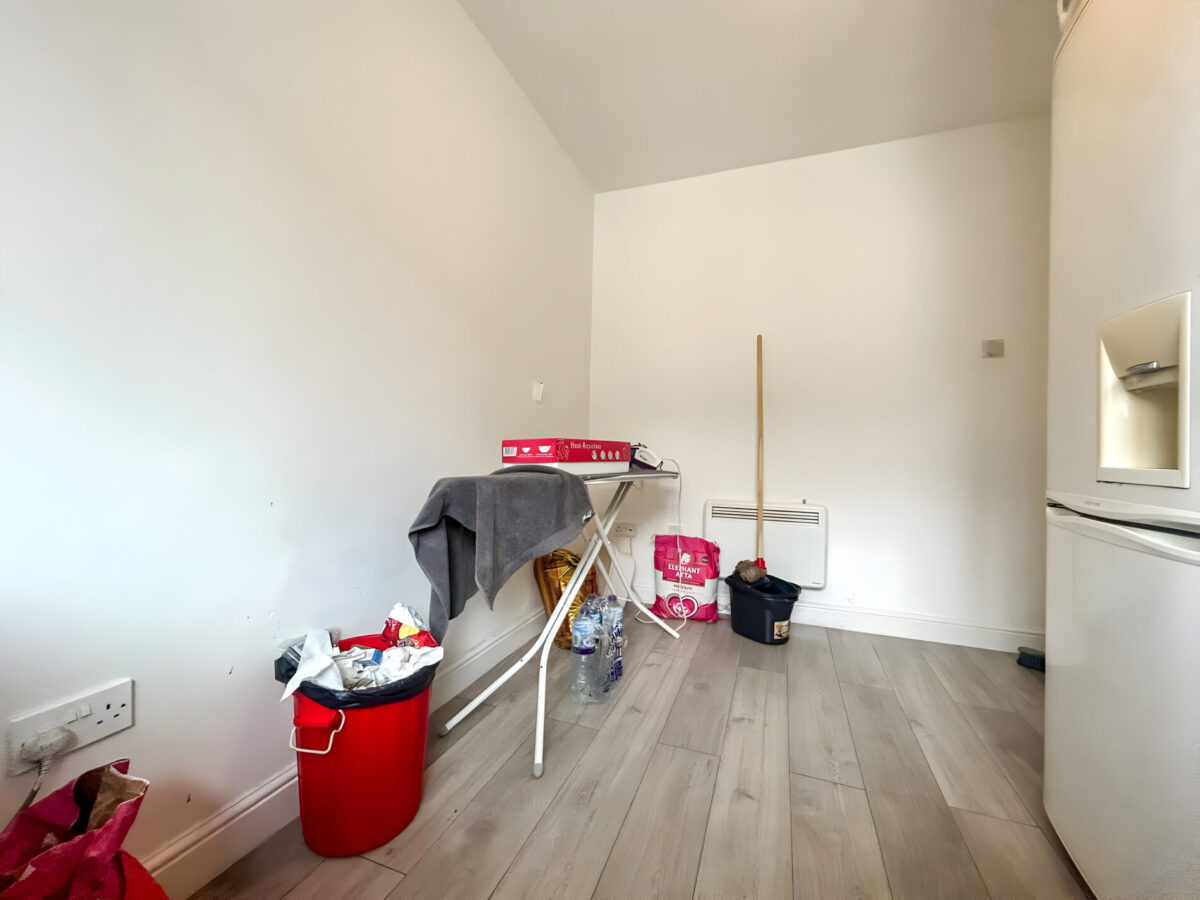 Studio Flat To Let - HP12