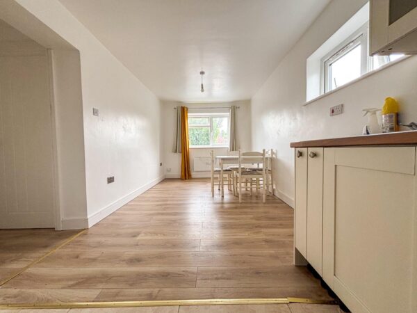 4 Bedroom Flat To Let - HP12