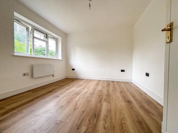 4 Bedroom Flat To Let - HP12