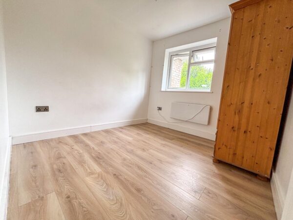 4 Bedroom Flat To Let - HP12