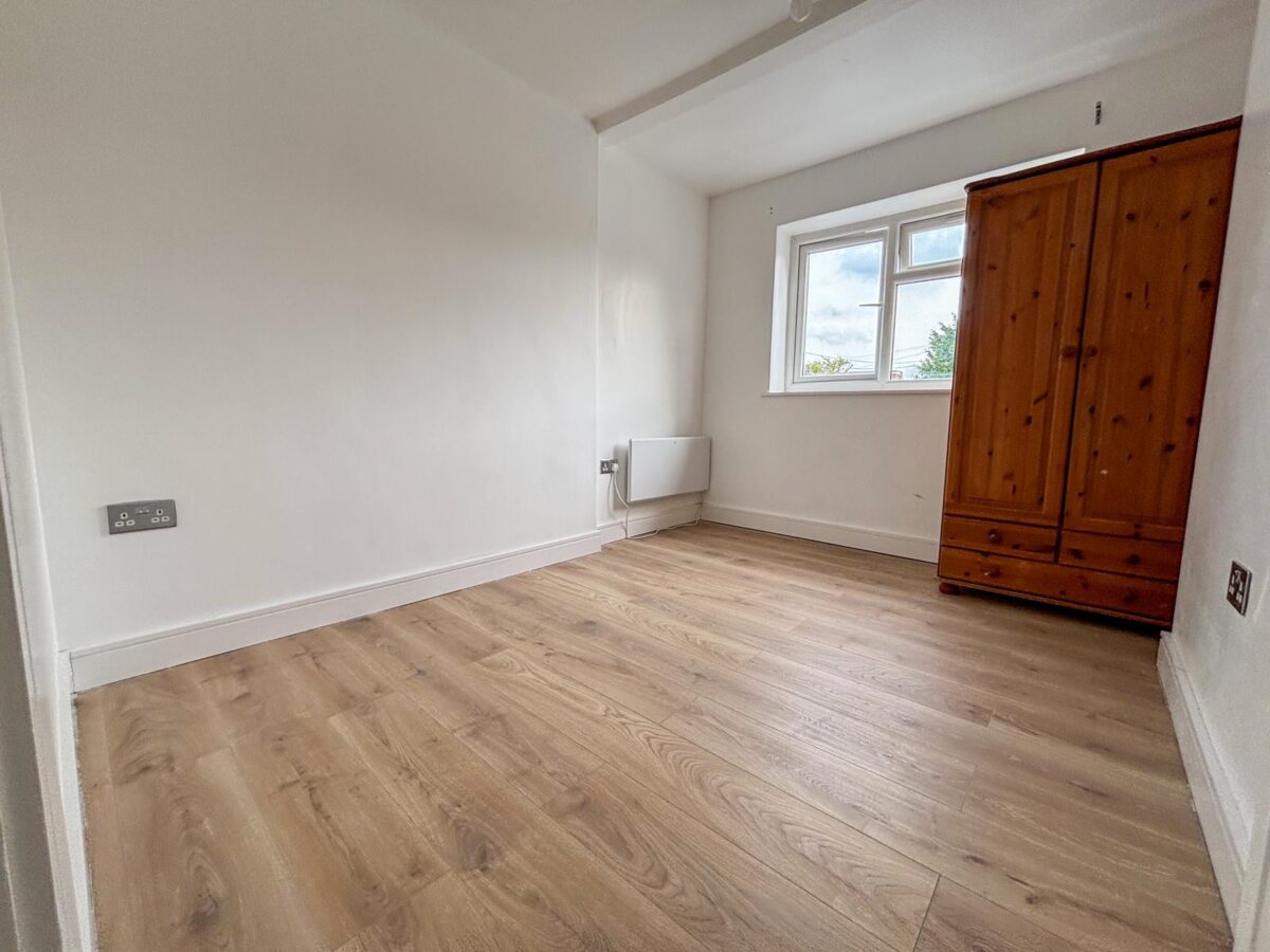 4 Bedroom Flat To Let - HP12