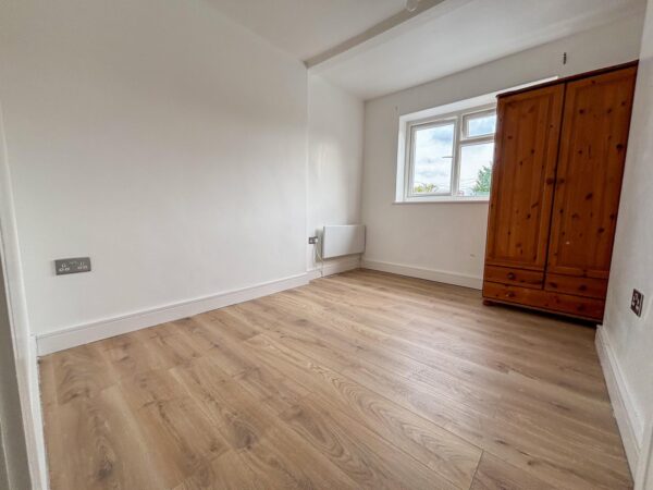 4 Bedroom Flat To Let - HP12