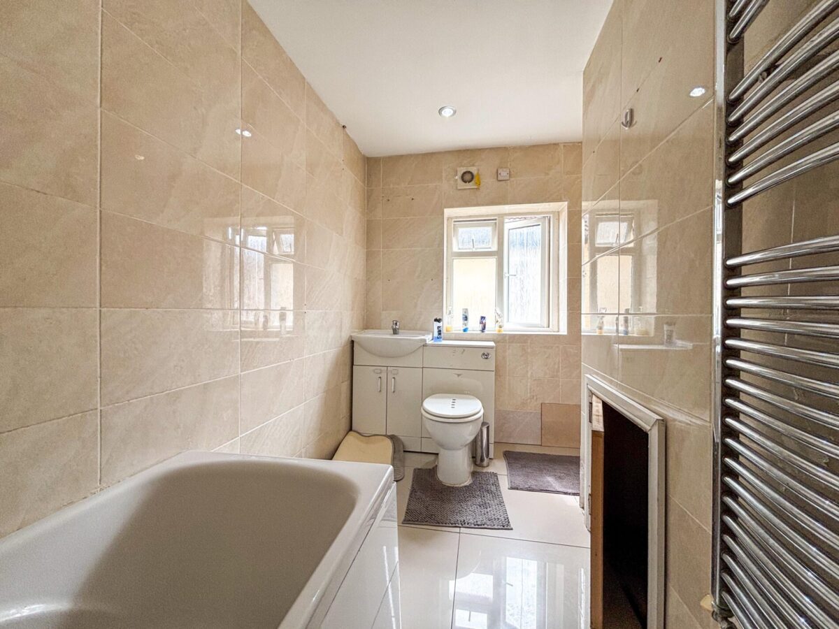 1 Bedroom Flat To Let - HP13