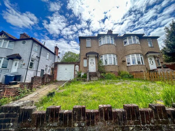 3/4 Bedroom House To Let - HP12