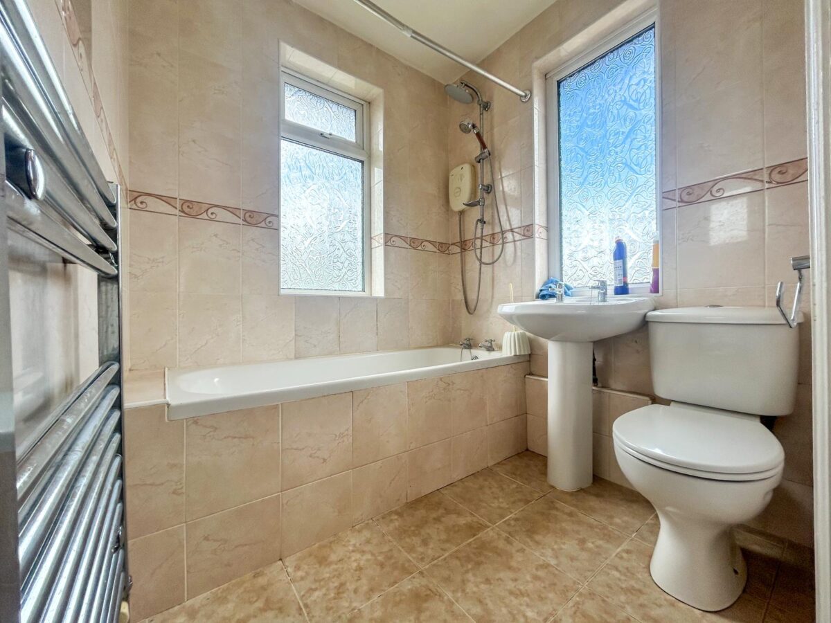 3/4 Bedroom House To Let - HP12