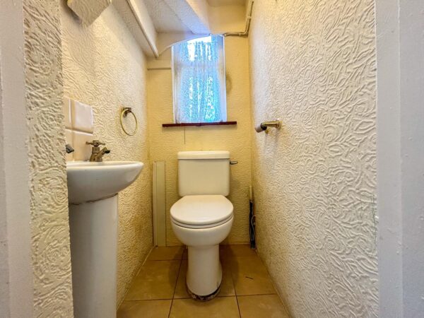 3/4 Bedroom House To Let - HP12