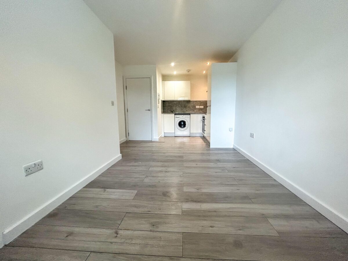 1 Bedroom Flat To Let - HP13