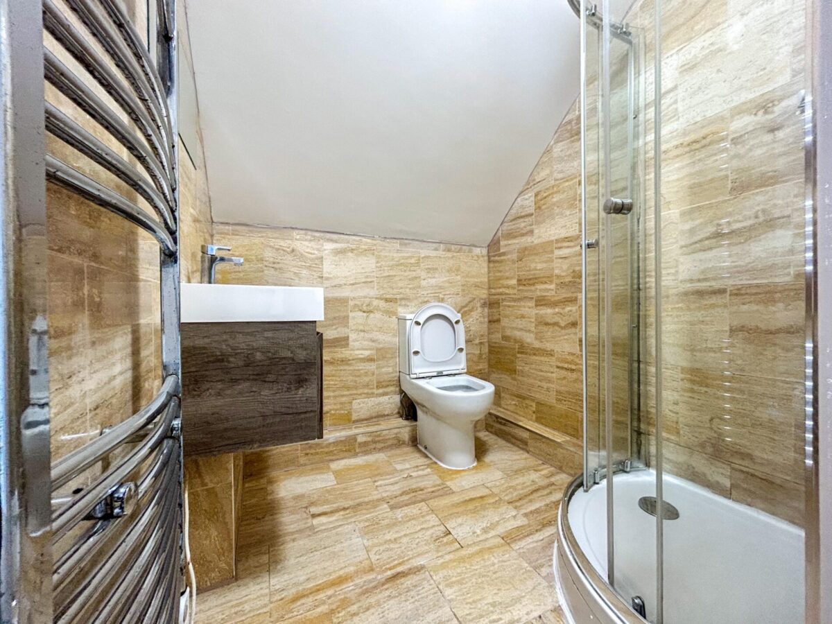 1 Bedroom Flat To Let - HP13