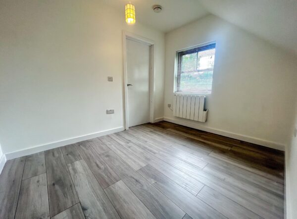 1 Bedroom Flat To Let - HP13