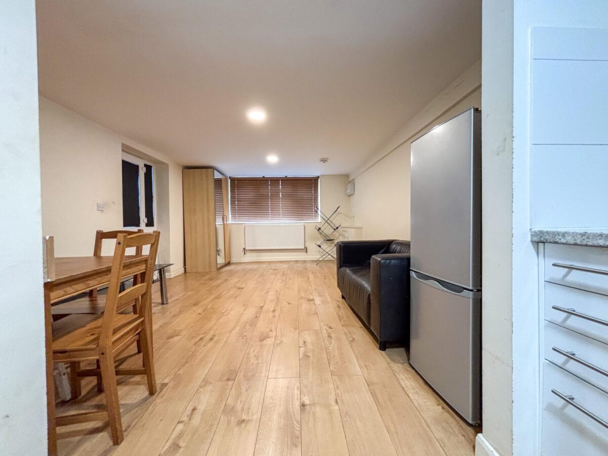 Studio Flat To Let - High Wycombe
