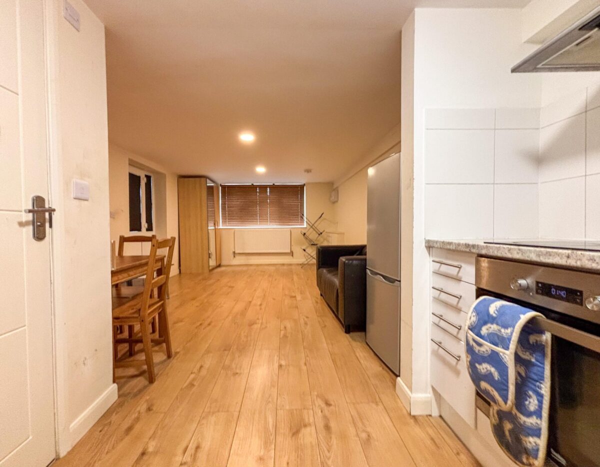 Studio Flat To Let - High Wycombe
