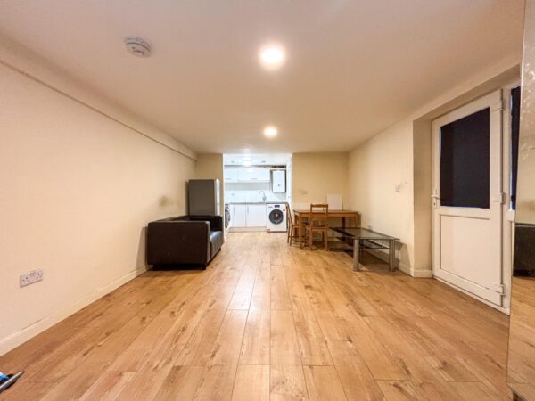Studio Flat To Let - High Wycombe