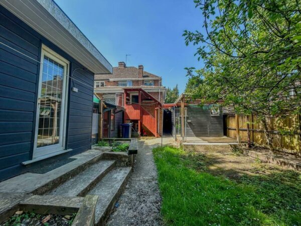 3/4 Bedroom House To Let - HP12