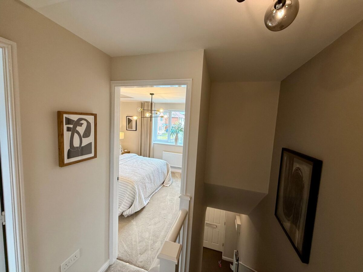 Furnished 2 Bedroom House To Let - NG17