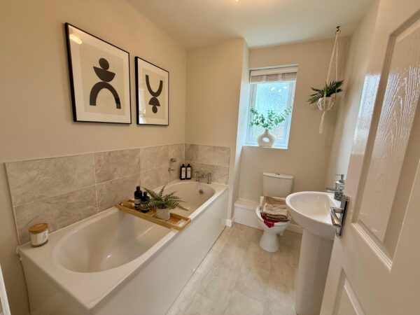 Furnished 2 Bedroom House To Let - NG17