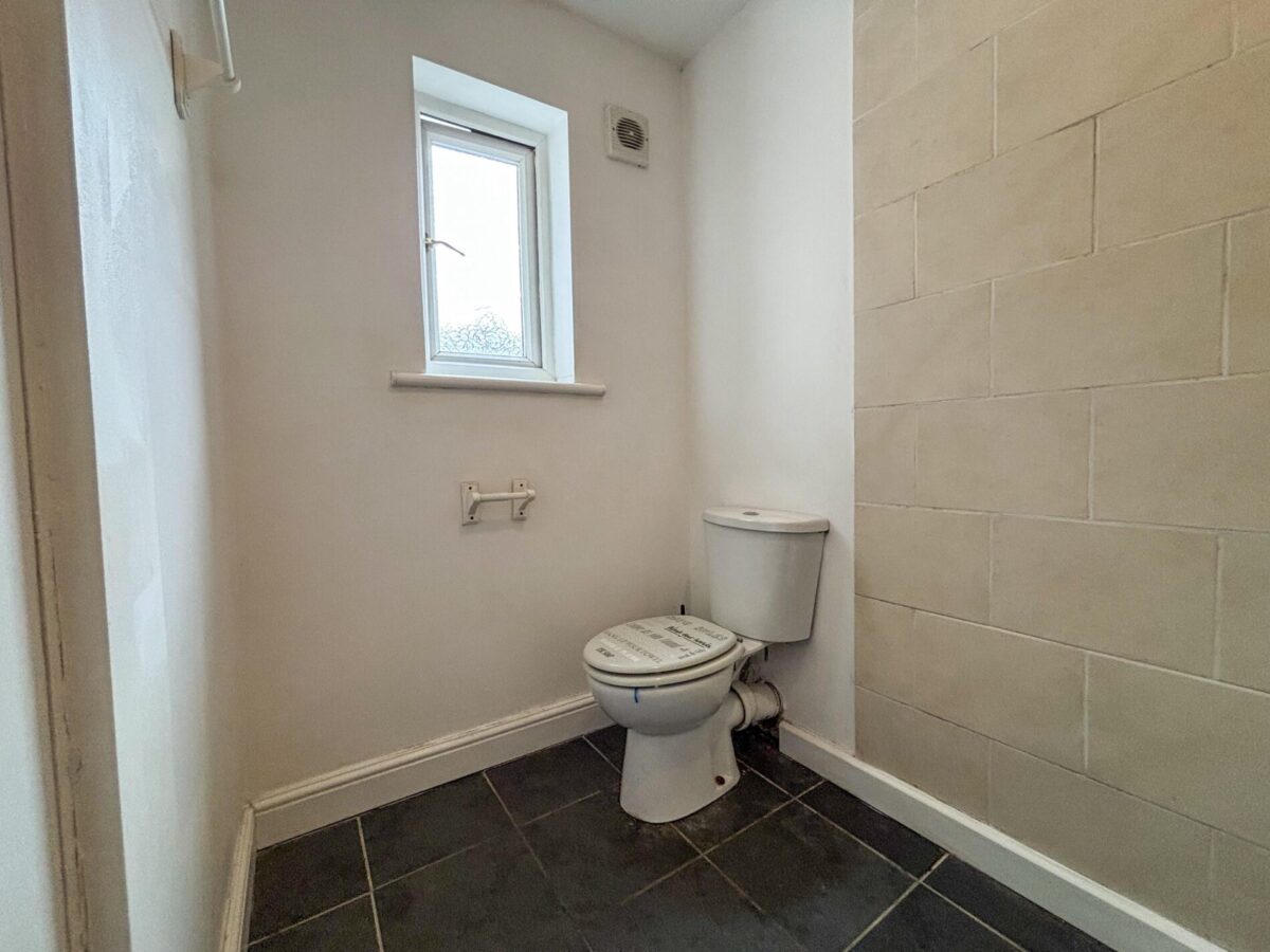 1 Bedroom Flat To Let - HP11