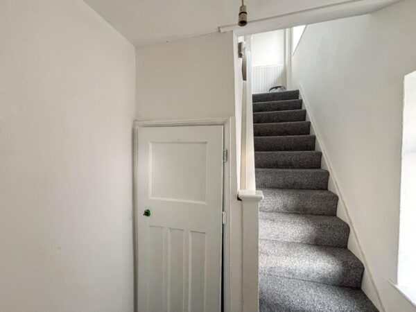 Large 1 Bedroom Flat To Let - HP12