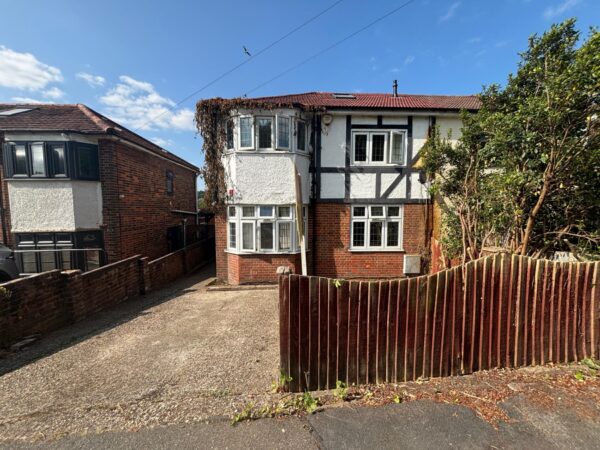 4 Bedroom House To Let - HP12