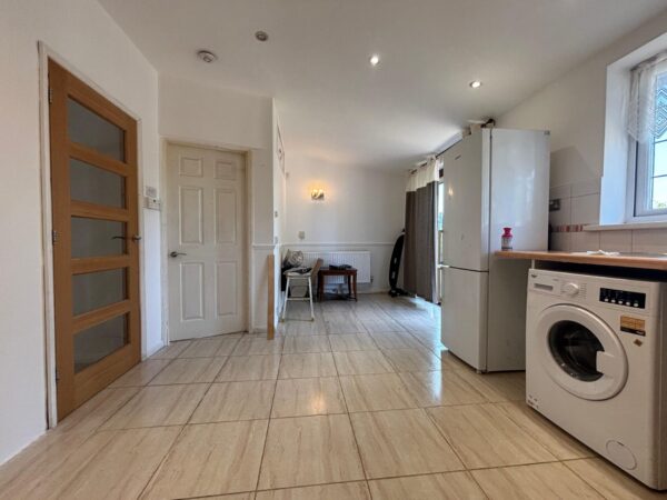 4 Bedroom House To Let - HP12