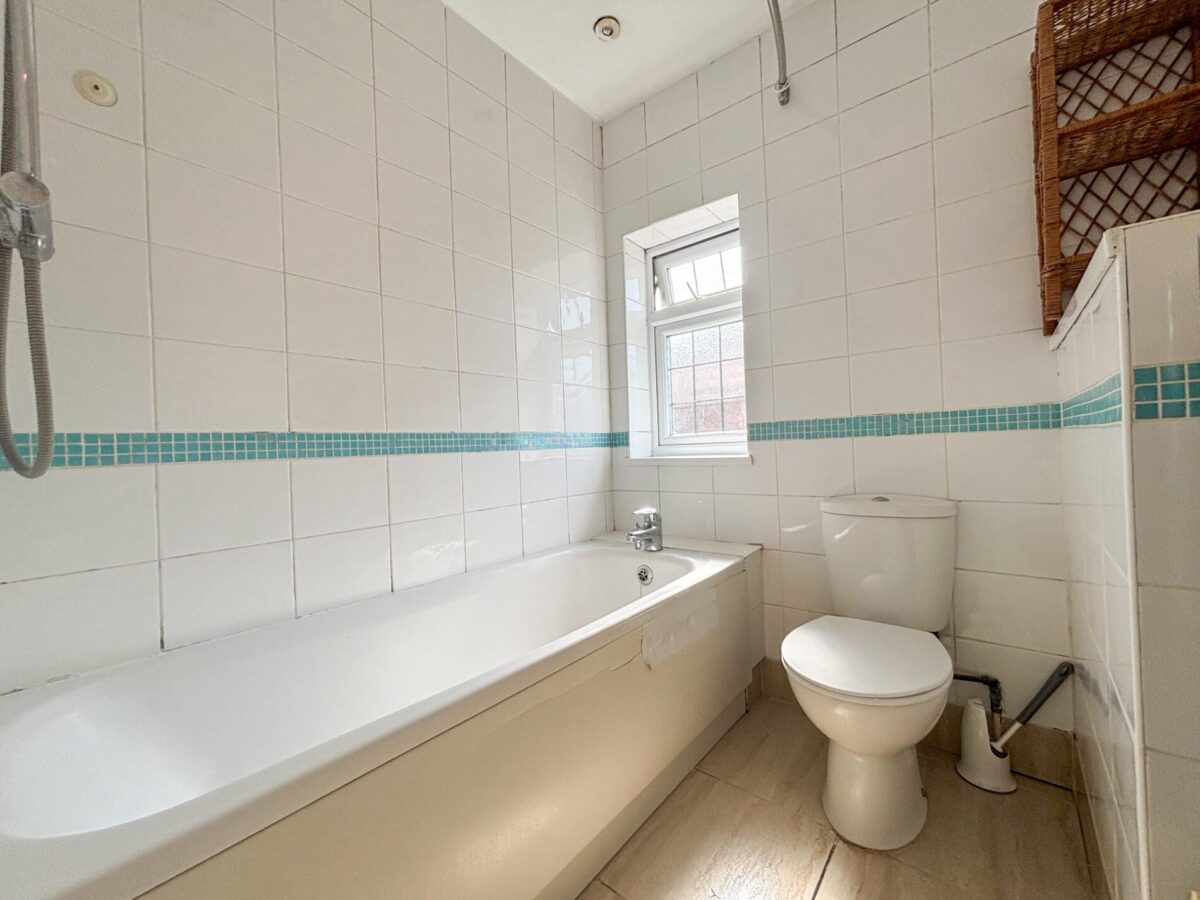 4 Bedroom House To Let - HP12