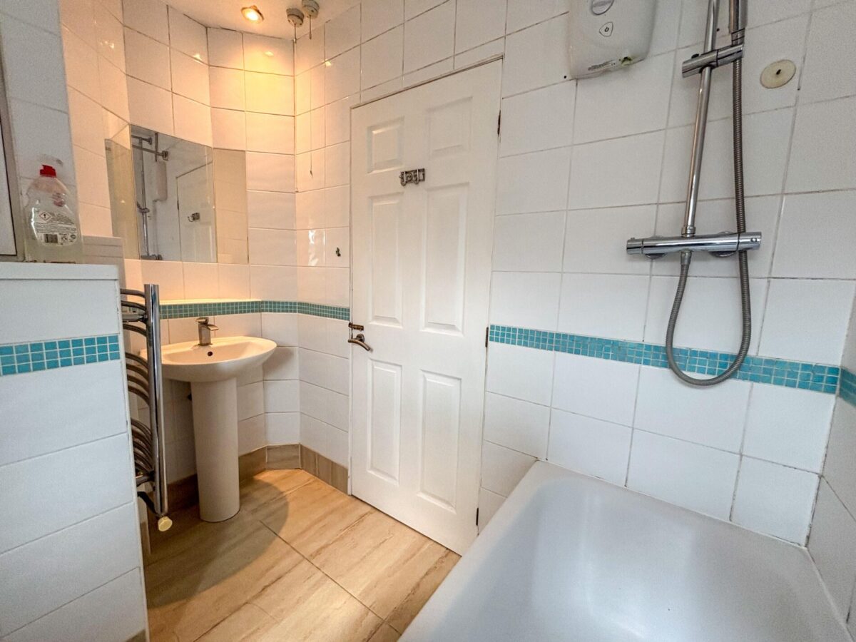 4 Bedroom House To Let - HP12