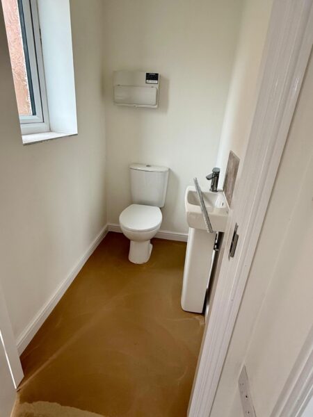 2 Bedroom House To Let - NG17
