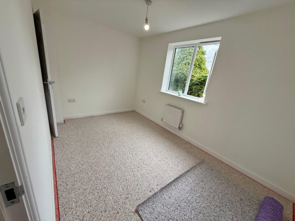 2 Bedroom House To Let - NG17