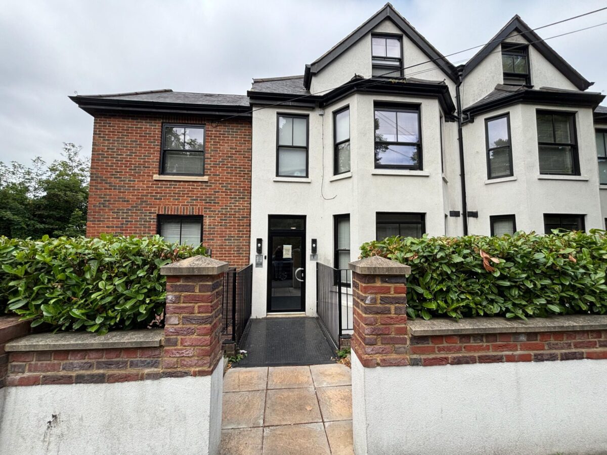 Furnished Studio Flat To Let - HP13