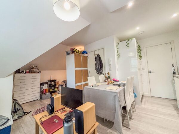 Furnished Studio Flat To Let - HP13