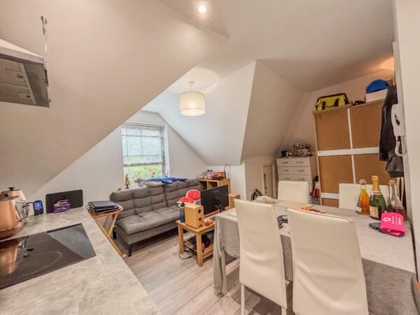 Furnished Studio Flat To Let - HP13