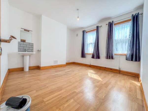 6 Bedroom Student Property To Let - HP13