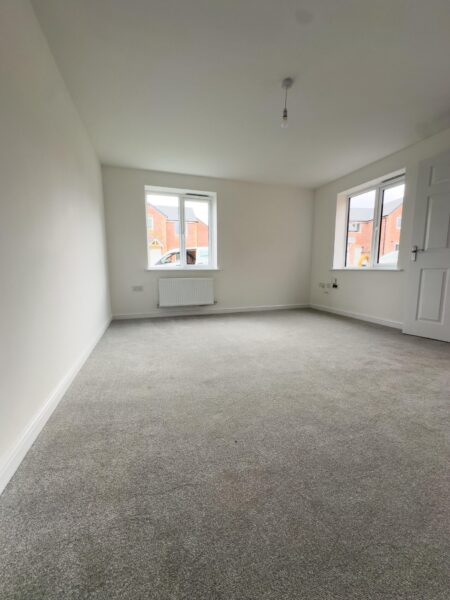 2 Bedroom House To Let - NG17