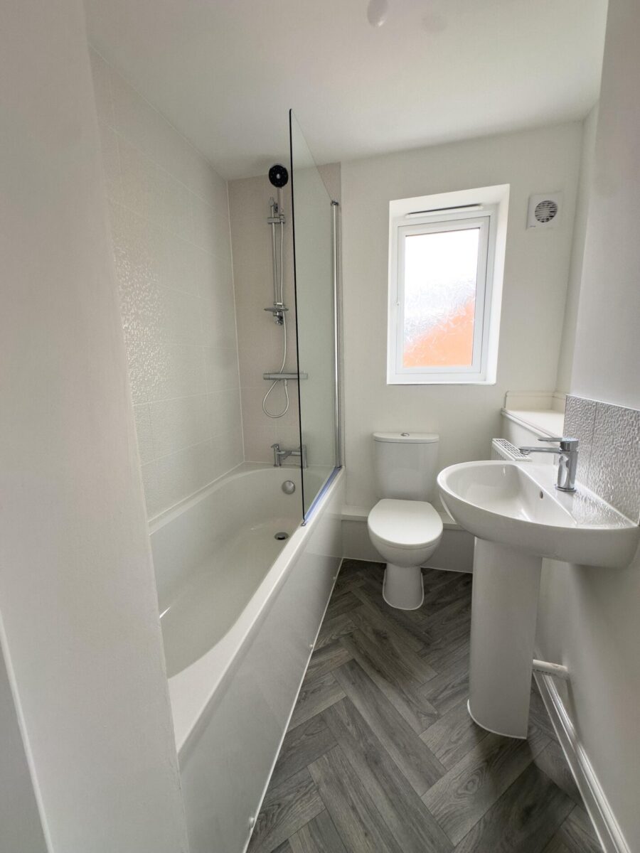 2 Bedroom House To Let - NG17
